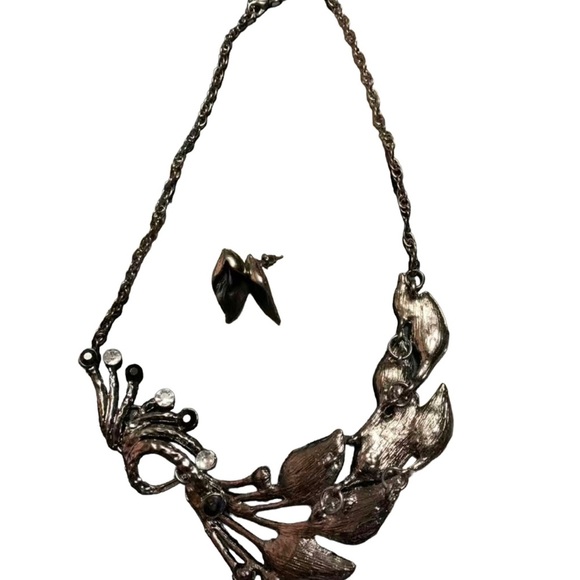 PURPLE and blue leaf necklace and earrings with silver accent NIP - Picture 2 of 4